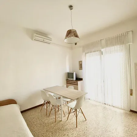 Euroresidence - Piazza Mazzini- 30 Mt Dal Mare - Immobil Relax Lido di Jesolo